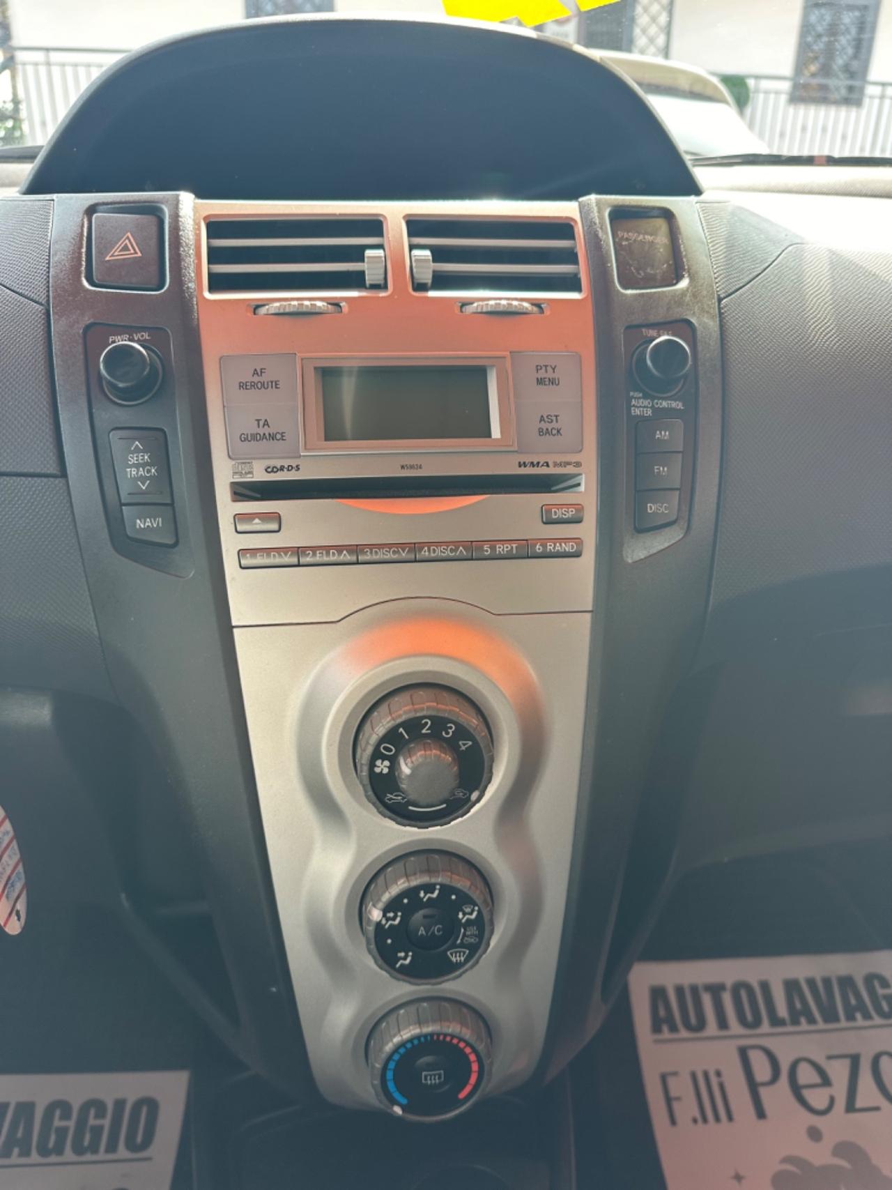 Toyota Yaris 1.0 5 porte Sol