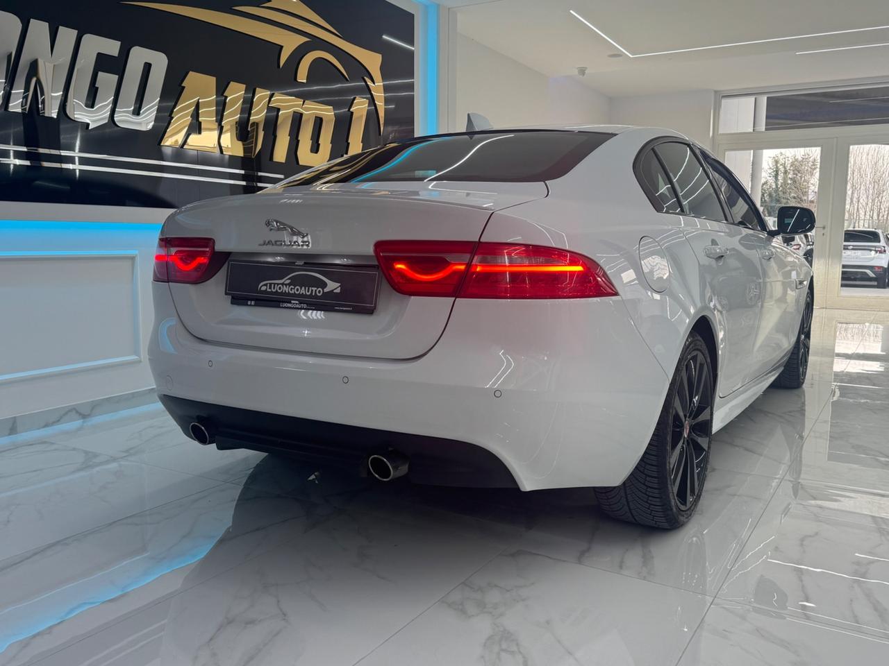 Jaguar XE 2.0 D 240 CV AWD aut. R-Sport