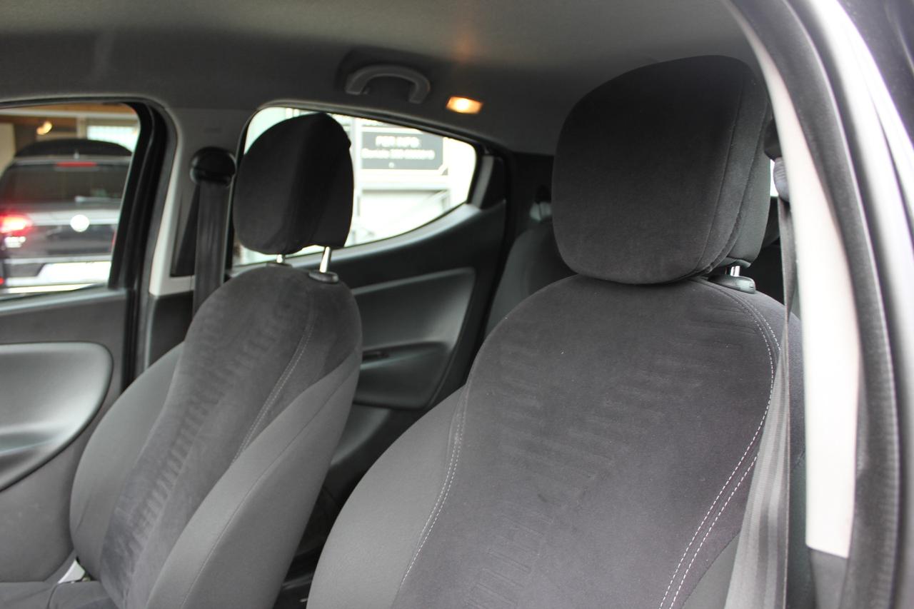 Lancia Ypsilon 1.2 69 CV 5 porte Gold PER NEOPATENTATI!!