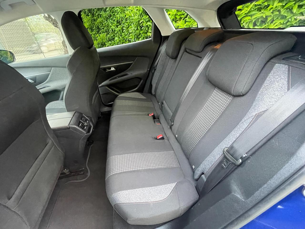Peugeot 3008 1.5 bluehdi Allure s&s 130cv eat8