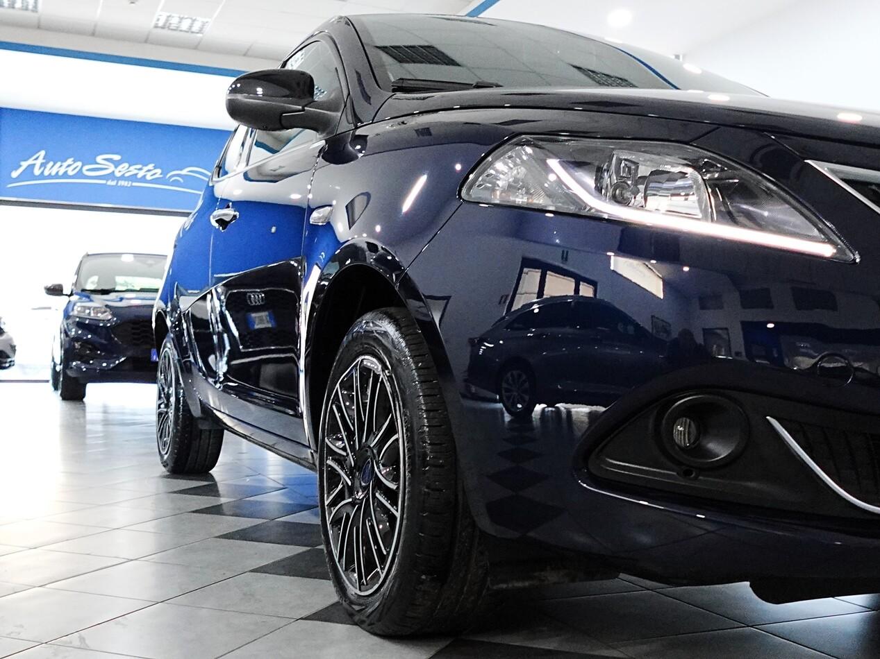 Lancia Ypsilon III 1.0 FIREFLY HYBRID 70 CV GOLD