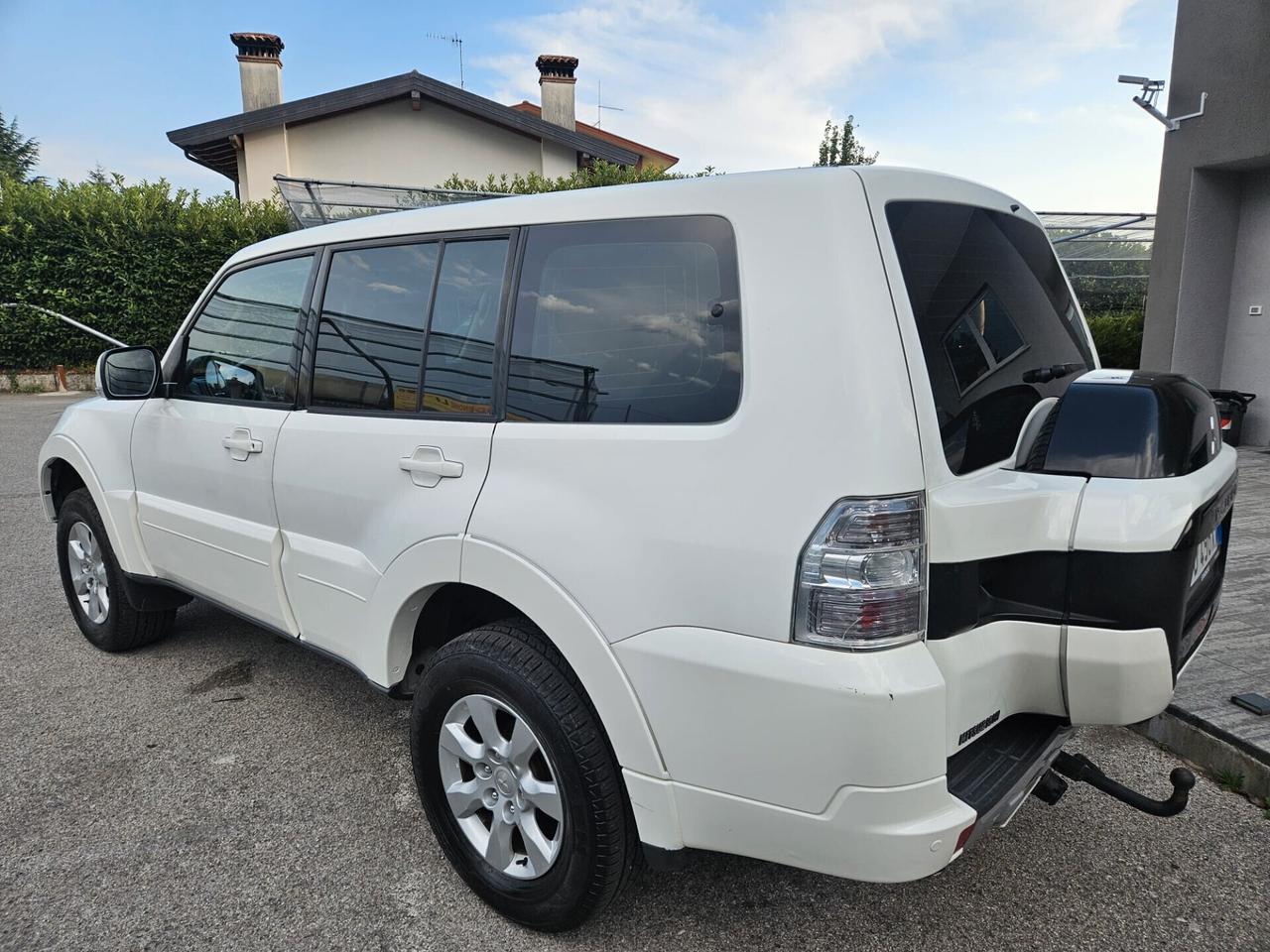 Mitsubishi Pajero 3.2 DI-D 16V aut. 5p. Instyle DPF CARPLAY
