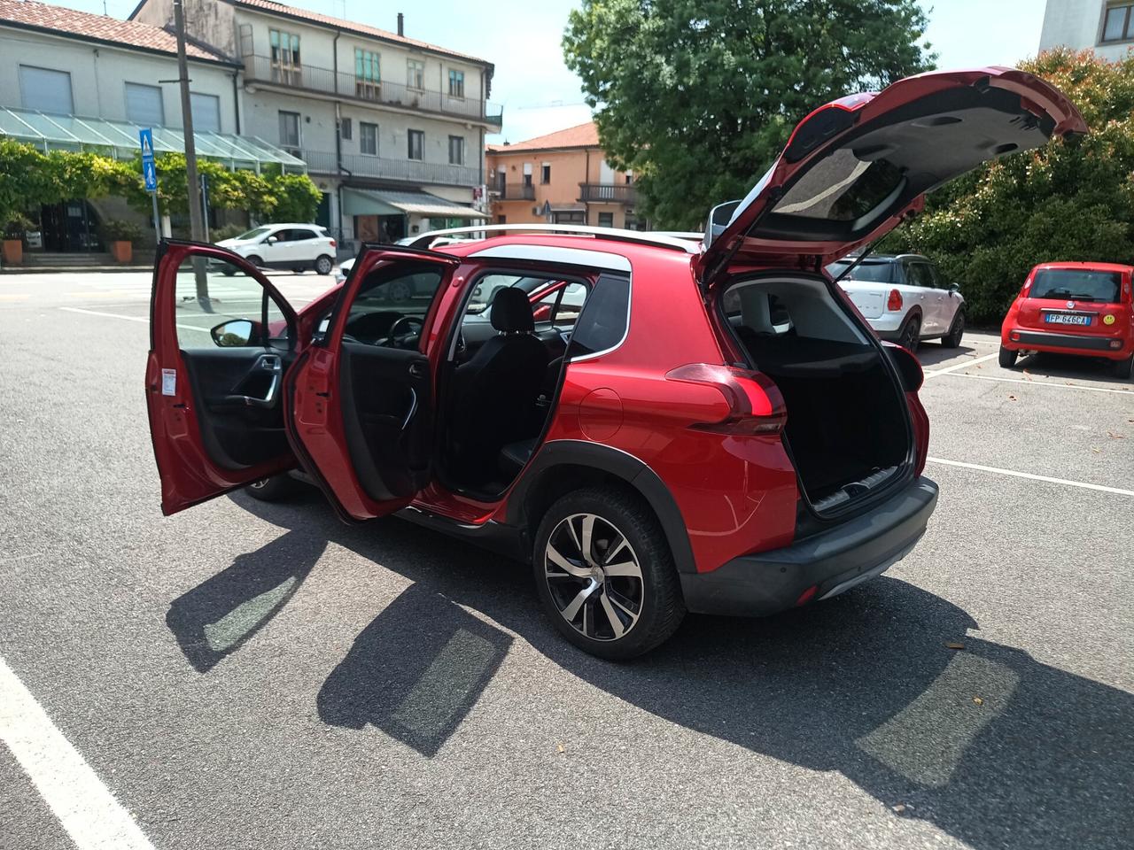 Peugeot 2008 BlueHDi 100 Allure