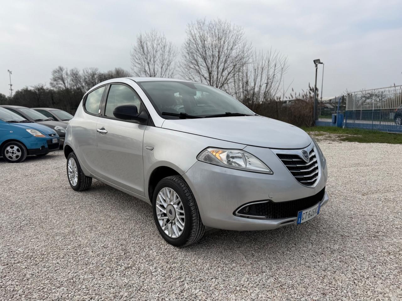 Lancia Ypsilon 0.9 TwinAir 85 CV 5 porte Metano Ecochic Gold