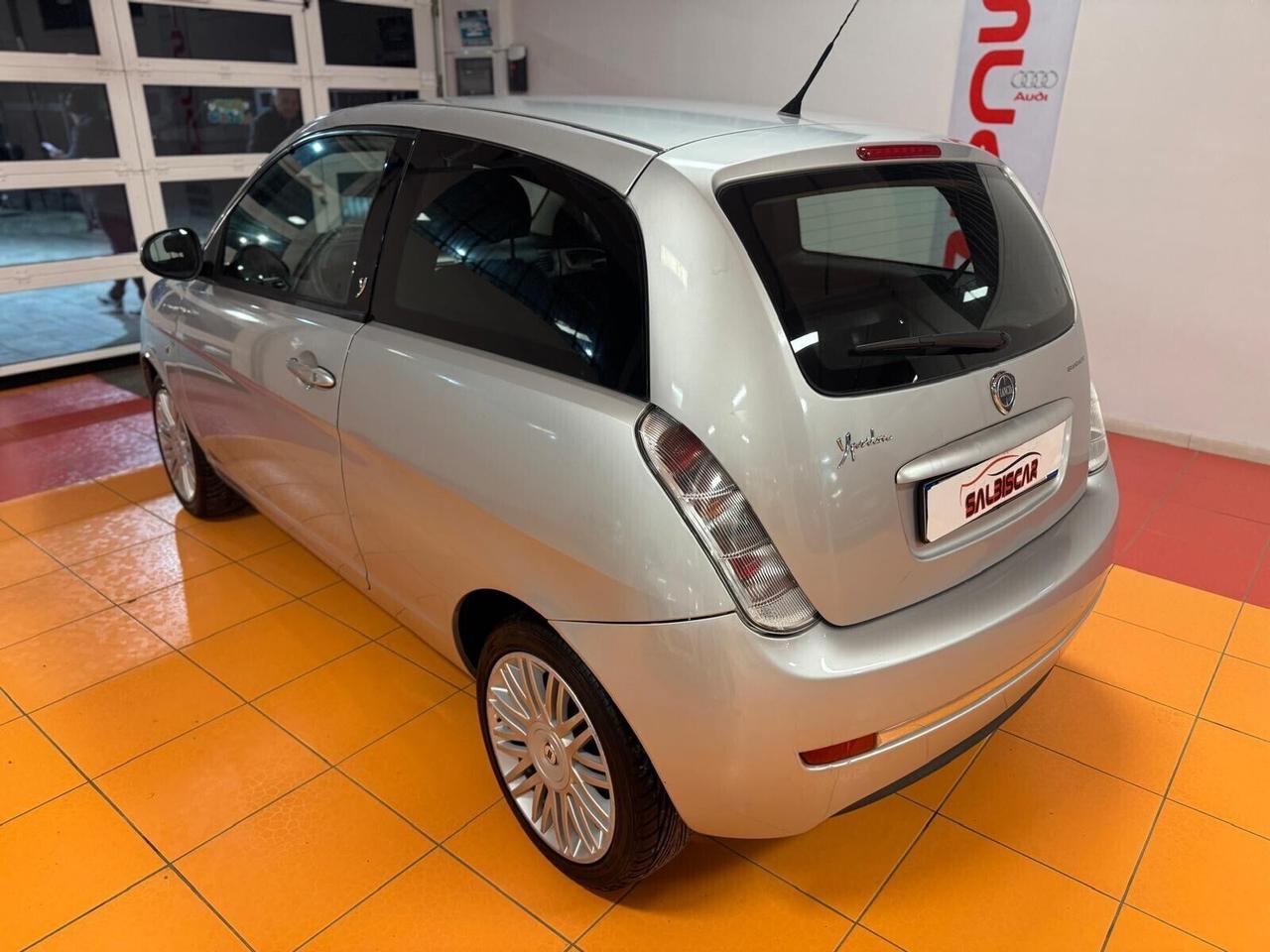 Lancia Ypsilon 1.2 Argento
