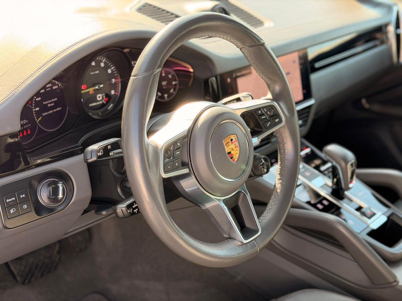 Porsche Cayenne 3.0 e-hybrid tiptronic