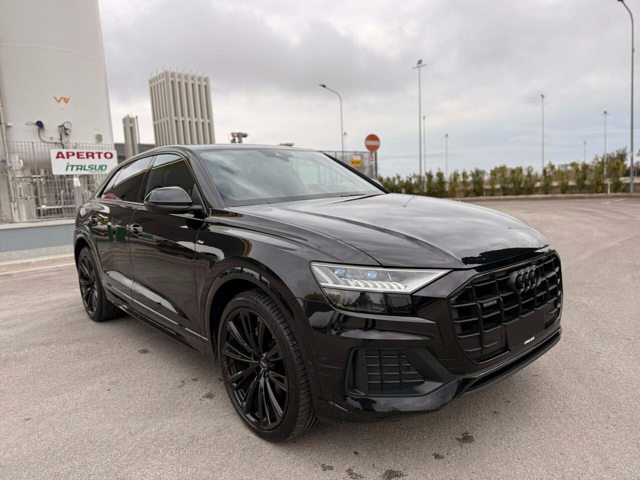 Audi Q8 50 TDI IDENTITY BLACK/23" RSQ8/PELLE/GANCIO TRAINO