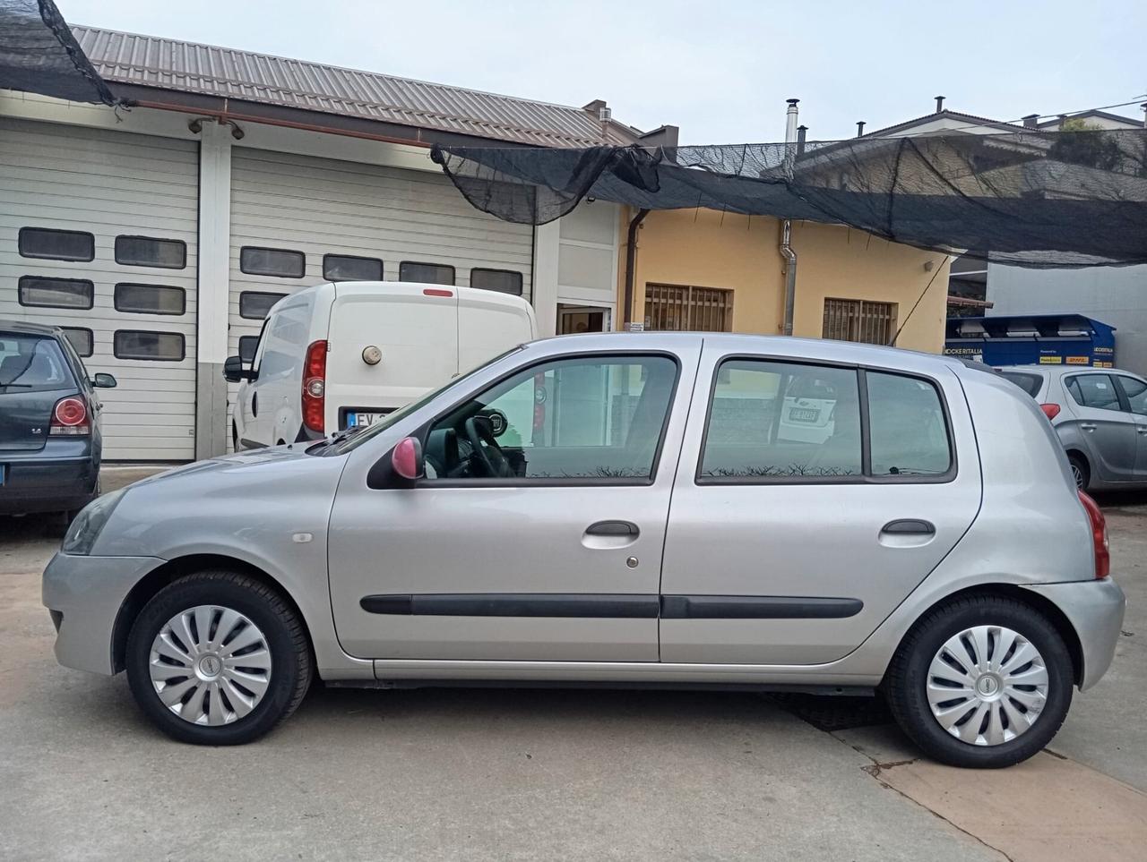 Renault Clio 1.2 16V 5 porte Dynamique