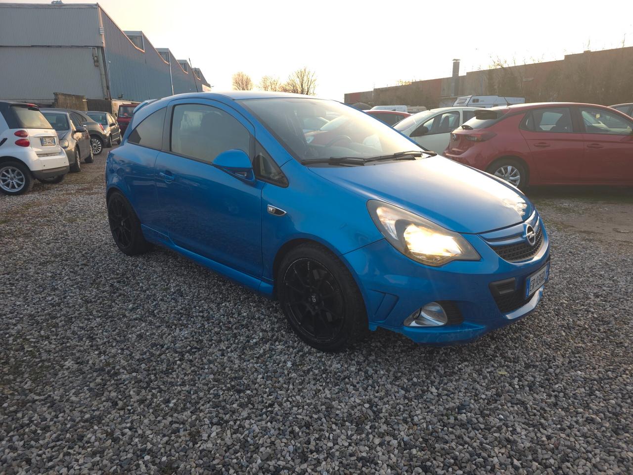 Opel Corsa 1.6 T 192CV 3 porte OPC