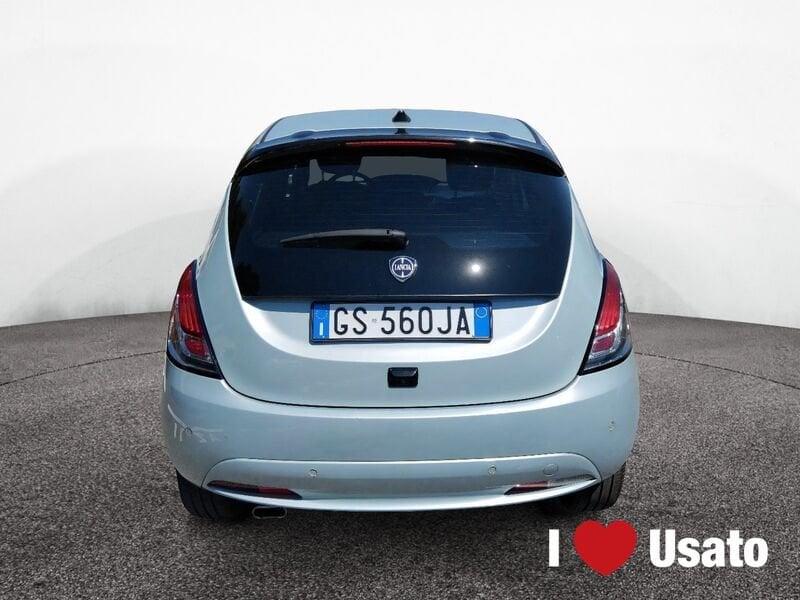 Lancia Ypsilon NUOVA My24 1.0 Firefly 70 CvStart&Stop Hybrid Oro