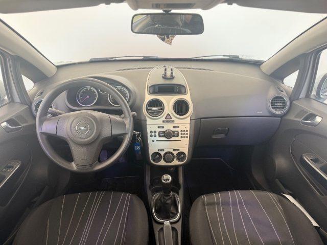 OPEL Corsa 1.2 5 porte Cosmo