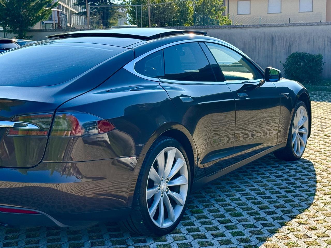 Tesla Model S 85 ,,RICARICA GRATIS A VITA”