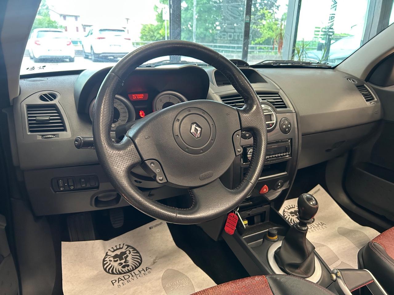 Renault Megane Mégane C-C 1.9 dCi/130CV Confort Authentique