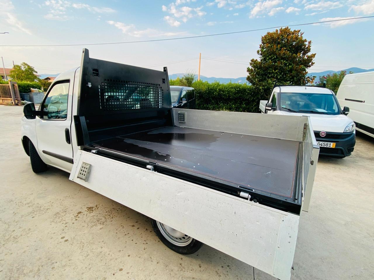 2011 FIAT DOBLO' MAXI CARGO WORK-UP