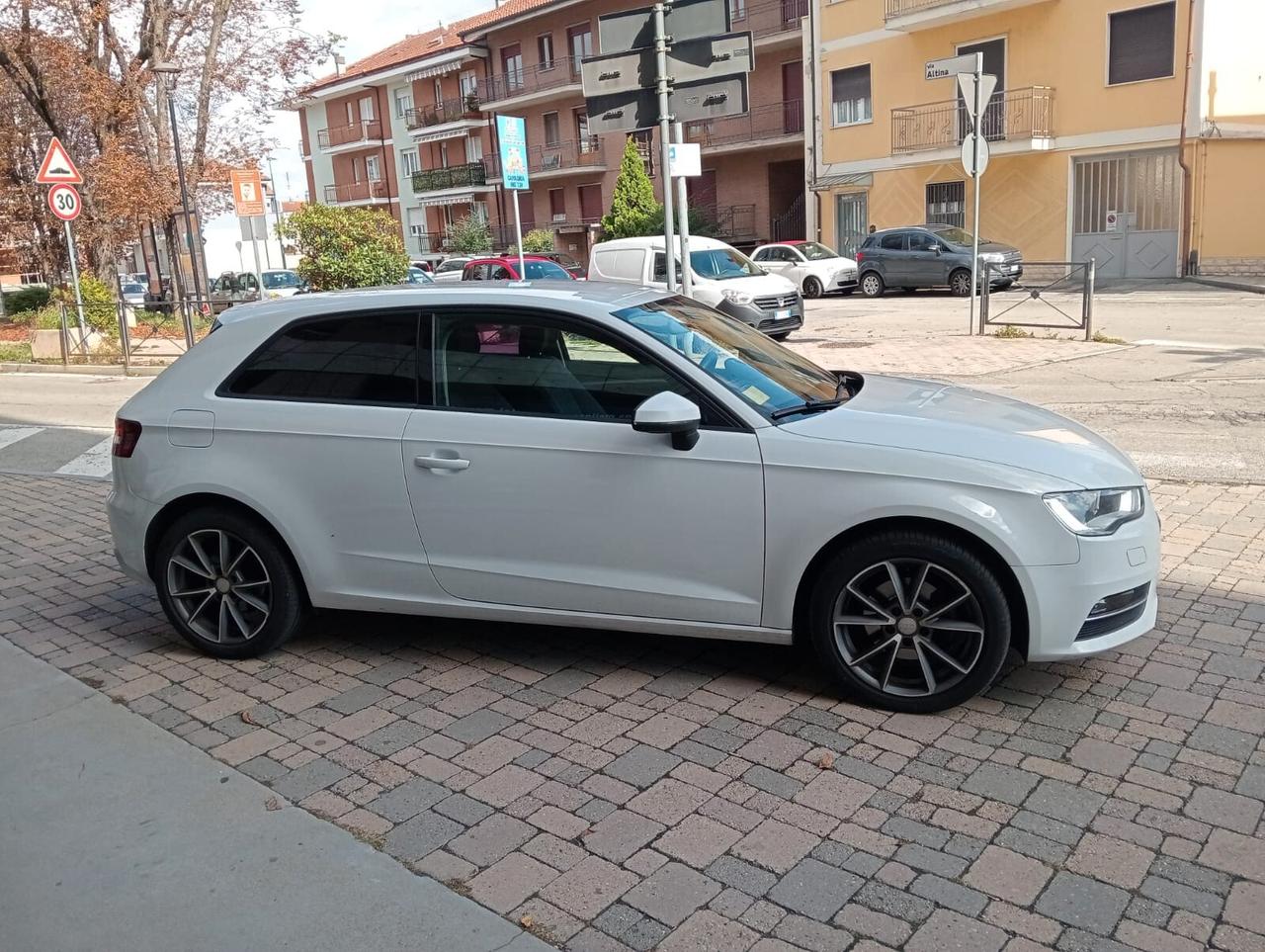 Audi A3 1.6 TDI Ambition 105 CV