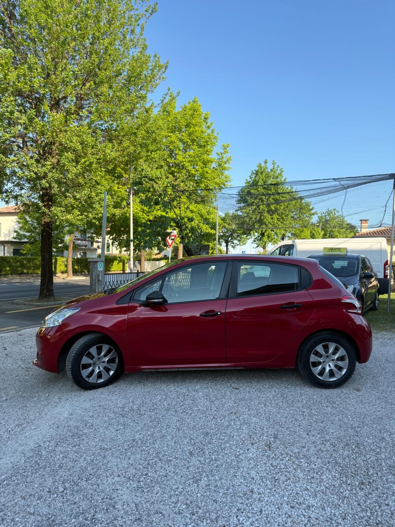 Peugeot 208 1.2 VTi 82 CV 5 porte Access ok neopatentati