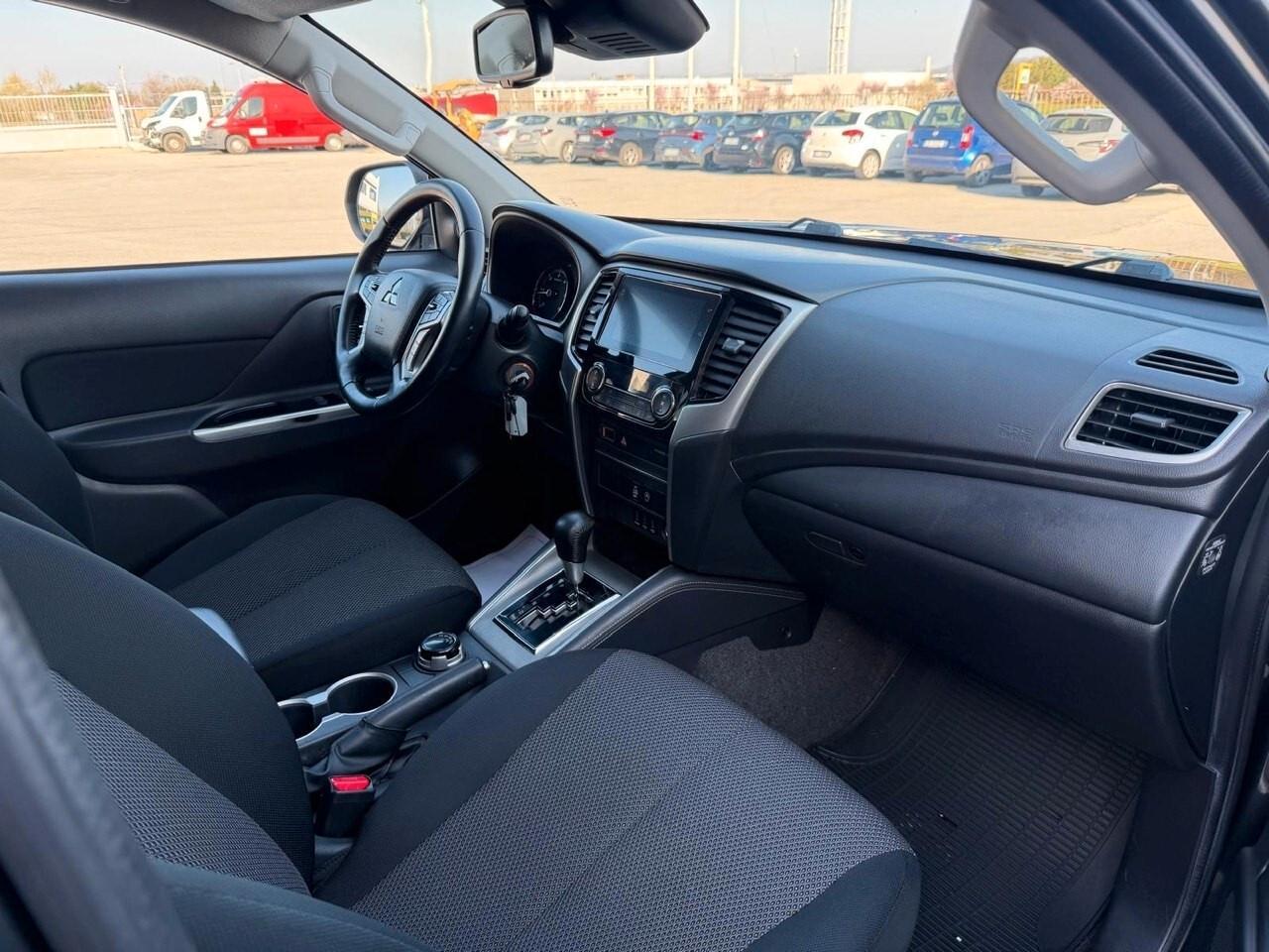 Mitsubishi L200 2.3 D Double Cab 4x4 Super Select P2 Intouch Intense