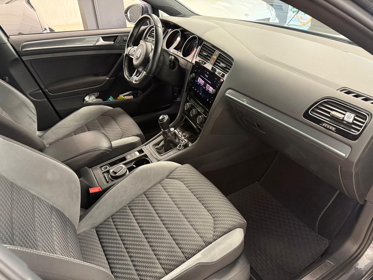 Volkswagen Golf 1.6 TDI 115 CV 5p. Executive BlueMotion Technology R-Line