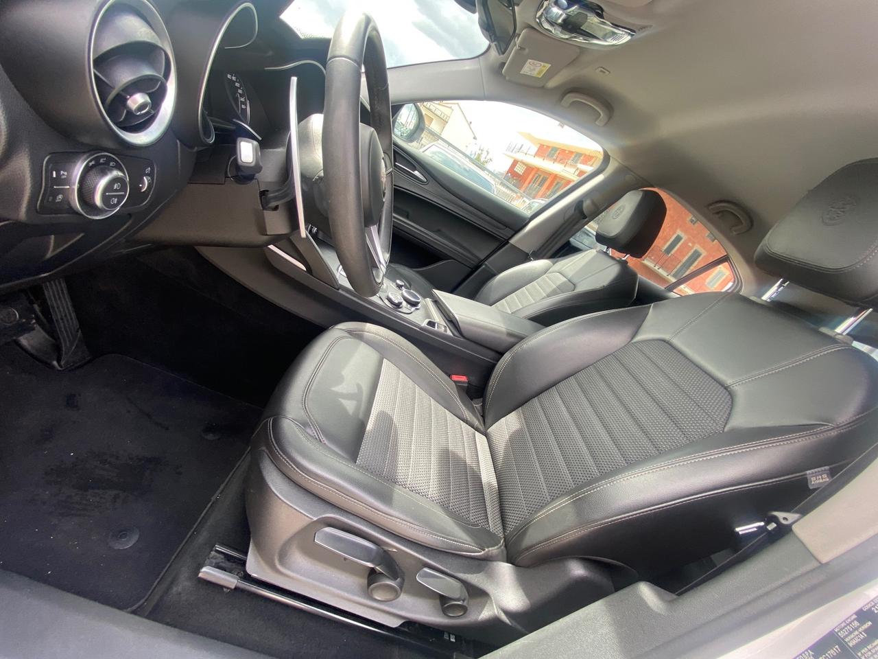 Alfa Romeo Stelvio 2.2 Turbodiesel 180 CV AT8 RWD Super