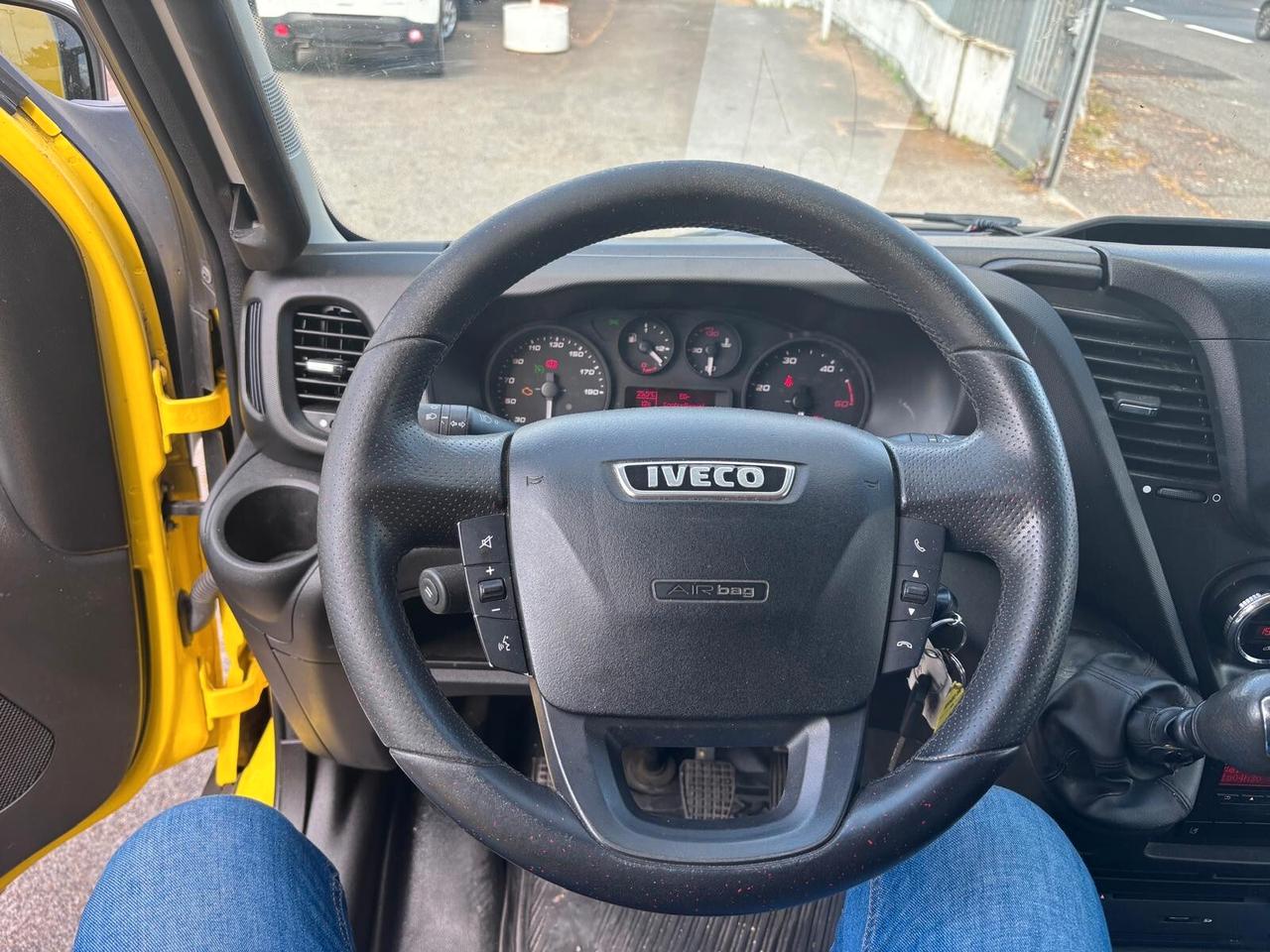 Iveco Daily 72 C 150 Furgone e sponda caricatrice