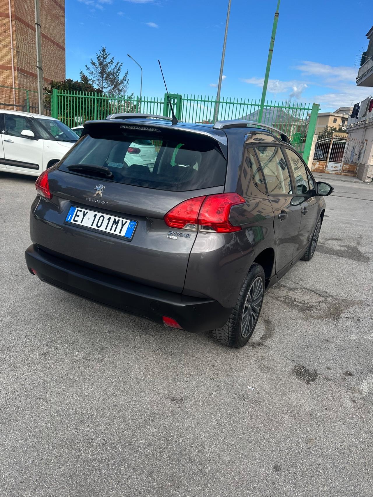 Peugeot 2008 1.6 e-HDi 92 CV Stop&Start Urban Cross