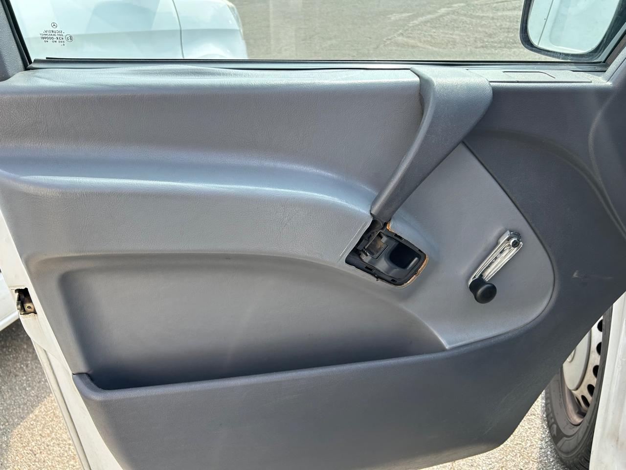 Mercedes-benz Vito 110 TD 8 POSTI.