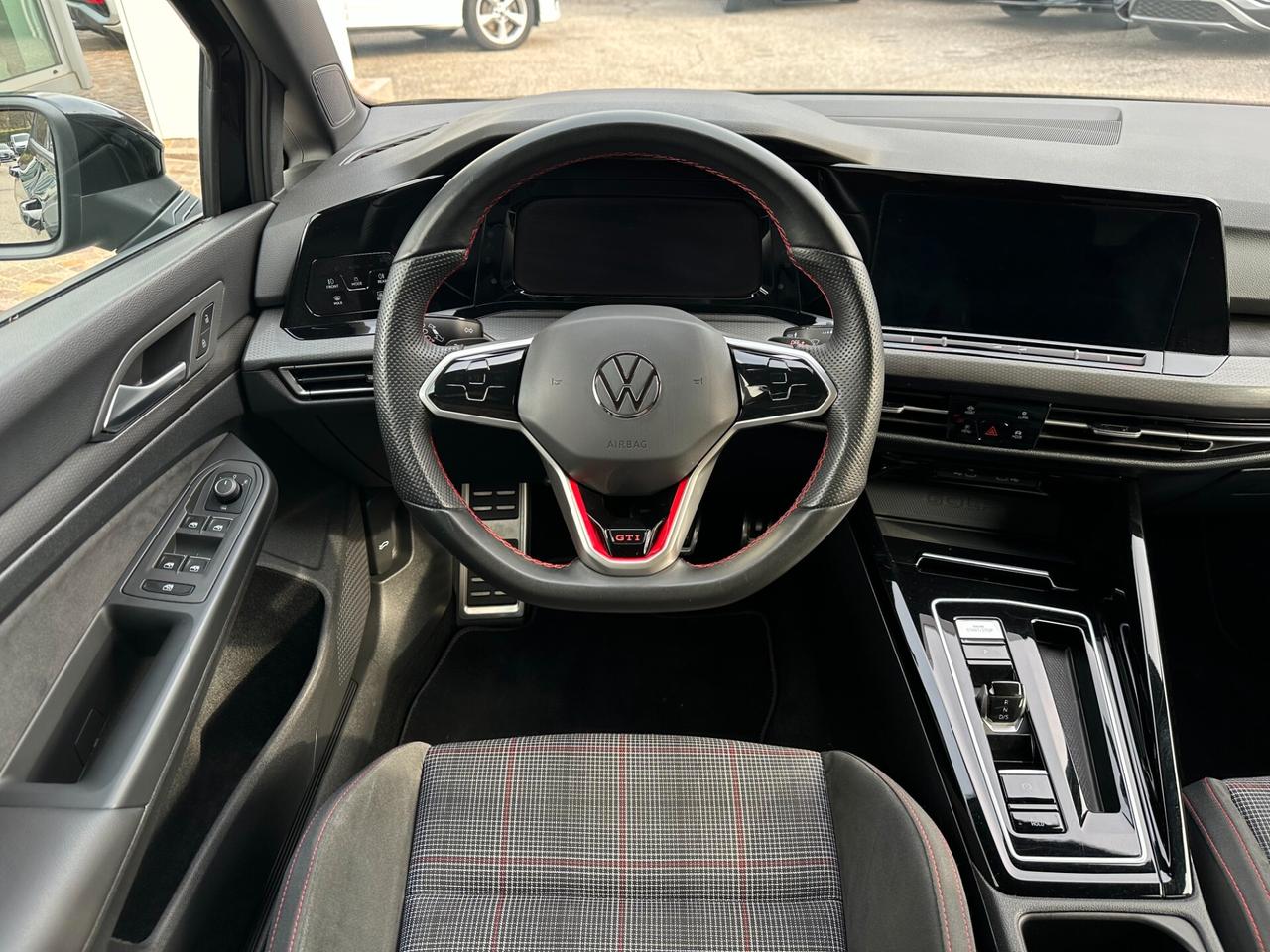 Volkswagen Golf GTI 2.0 TSI DSG
