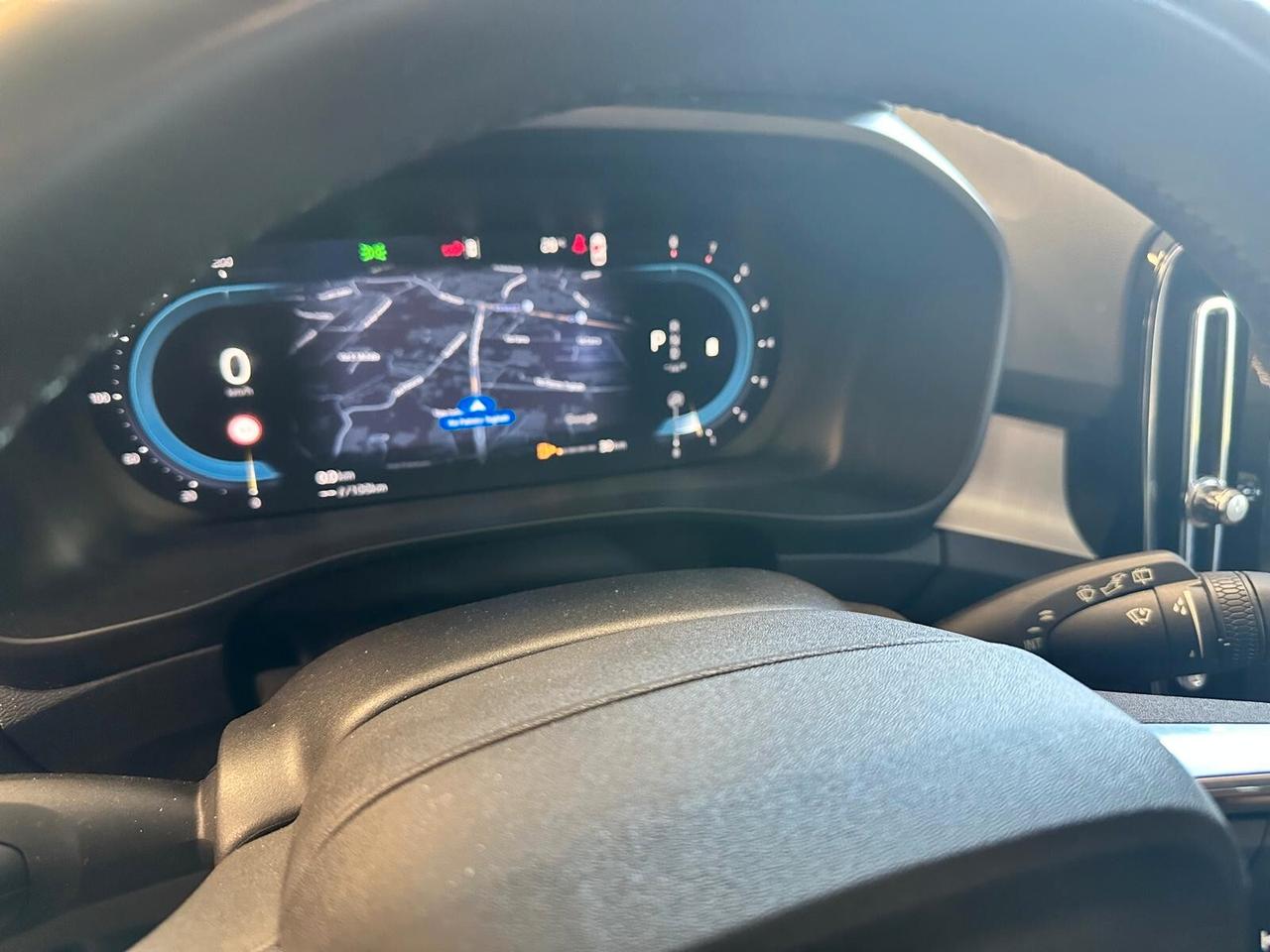 Volvo XC40 B3 automatico Plus Dark