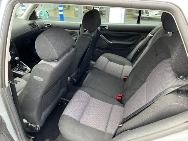 VOLKSWAGEN Golf 1.6 16V cat 5 porte Highline PARI AL NUVO