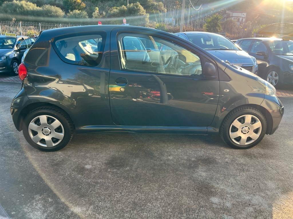 Toyota Aygo 1.0 12V VVT-i 3 porte Sol ADATTA X NEO PATENTATI KM 131MILA