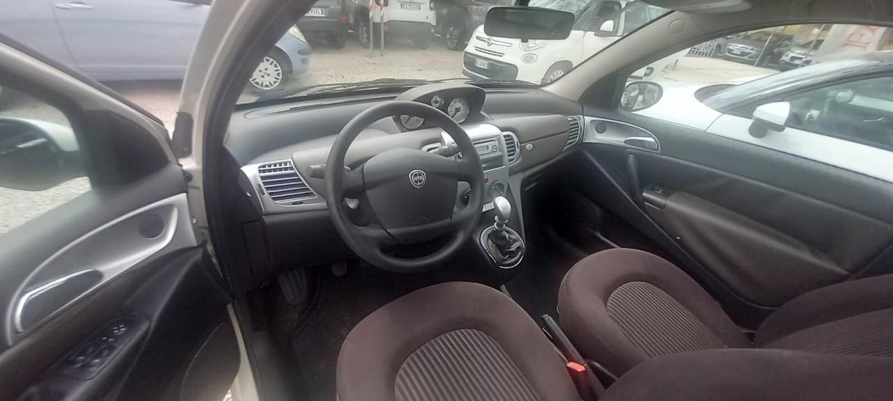 Lancia Ypsilon 1.2 Platino