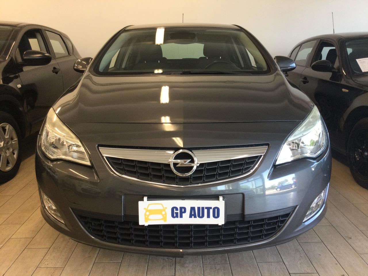 Opel Astra 1.4 100CV 5 porte Cosmo