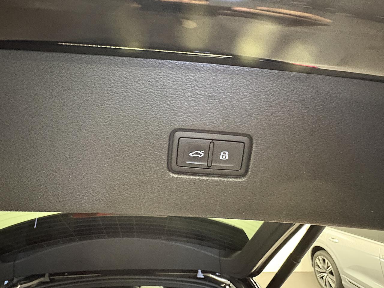AUDI Q8 45 TDI MHEV TIPTRONIC QUATTRO S-LINE EDITION