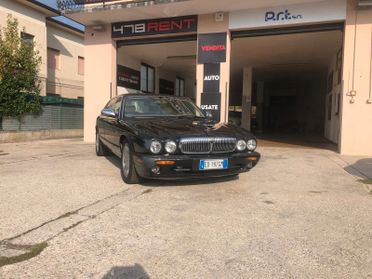 Jaguar XJ Daimler 4.0 cat