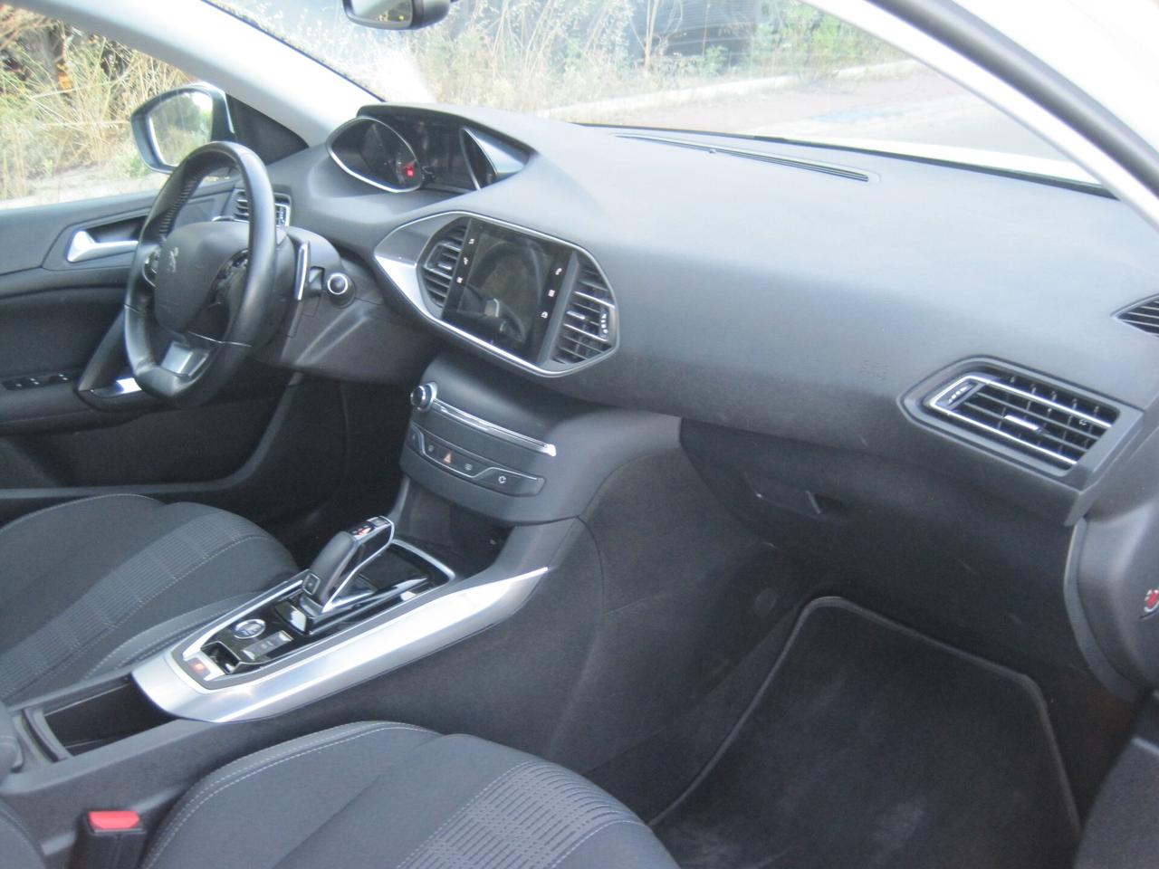 Peugeot 308 BlueHDi 130 S&S EAT8 Allure