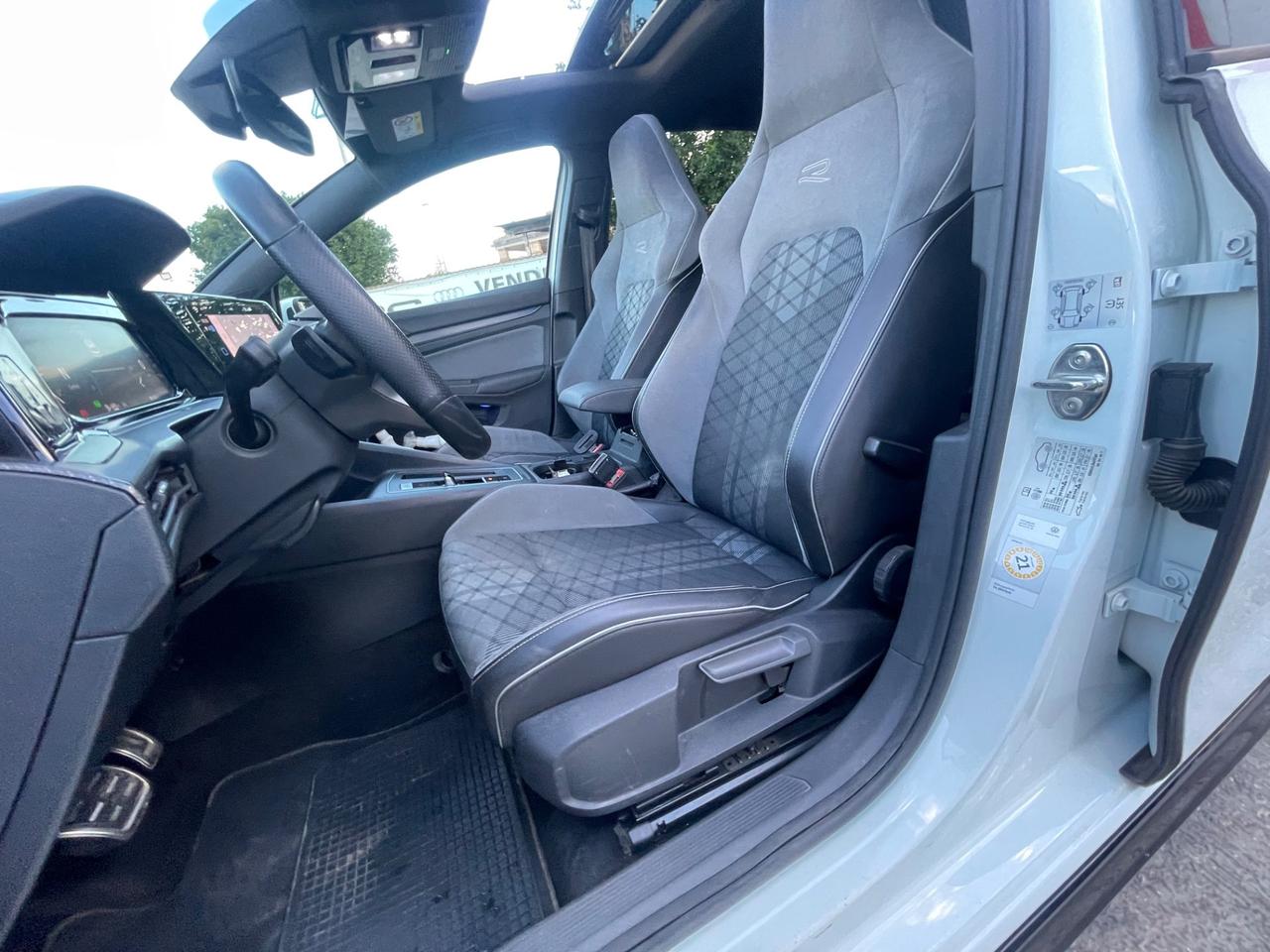 Volkswagen Golf R-Line DSG 2.0 TDI 150cv