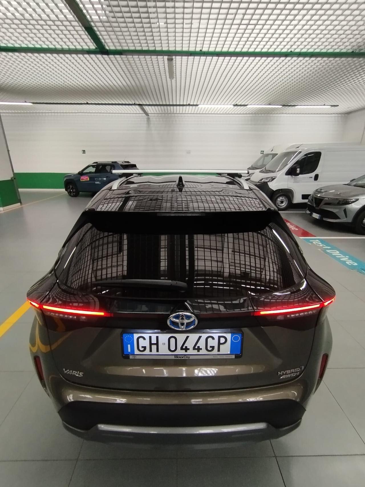 Toyota Yaris Cross 1.5 Hybrid 5p. E-CVT AWD-i Adve