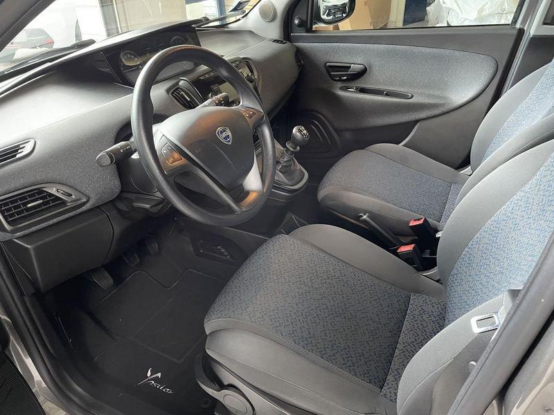 Lancia Ypsilon Ypsilon 1.0 FireFly 5 porte S&S Hybrid Silver