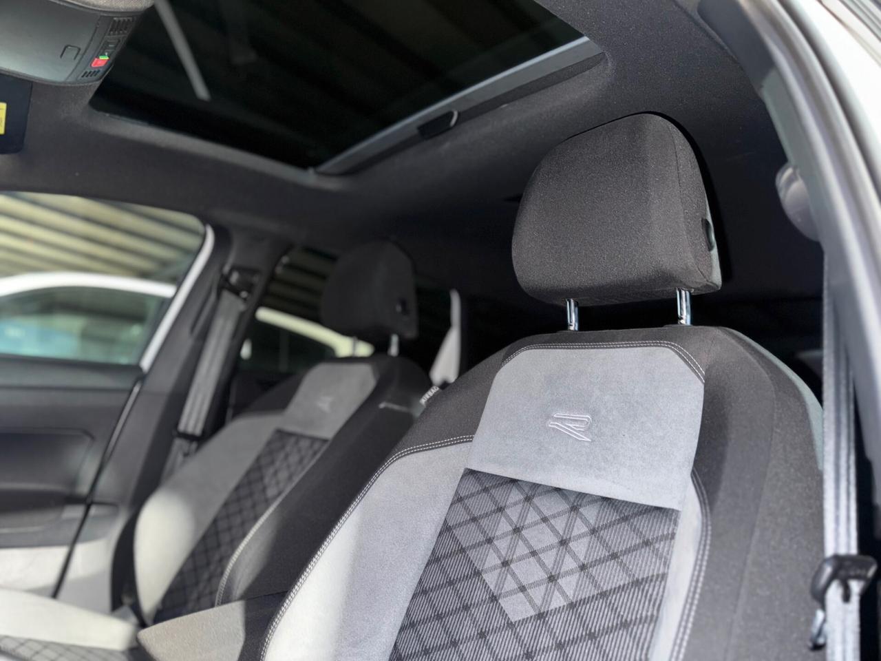 Volkswagen Taigo 1.5 TSI 150 CV DSG R-Line-AZIENDALE