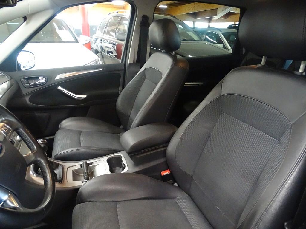 Ford S-Max 2.0 TDCi 140CV 7 posti Neopatentati