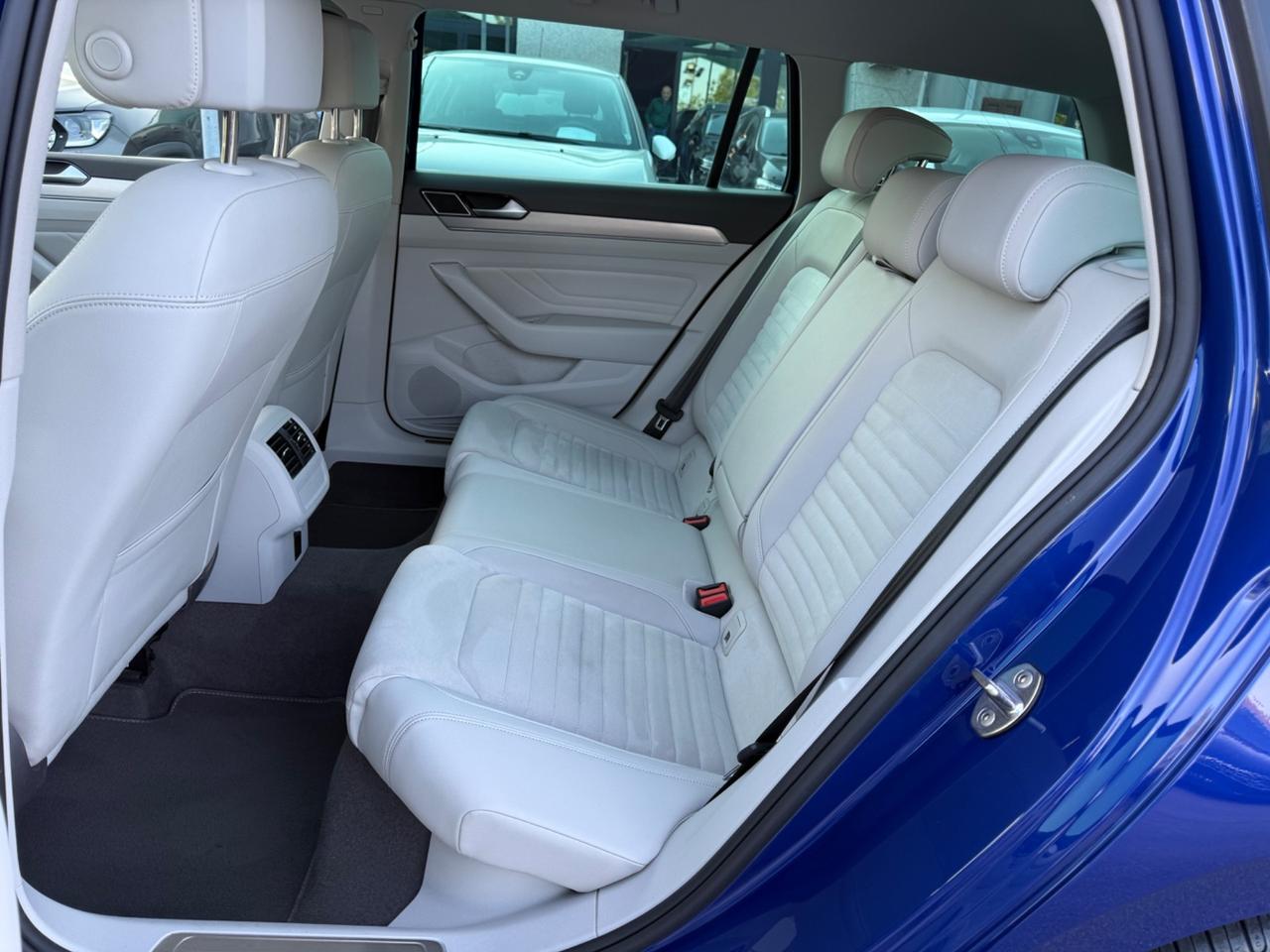 Volkswagen Passat Sw R LINE 2.0 200 CV DSG Executive