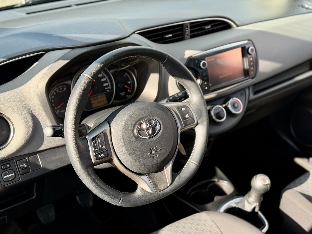 Toyota Yaris 1.0 5 porte Lounge 2015 OK NEOPATENTATI
