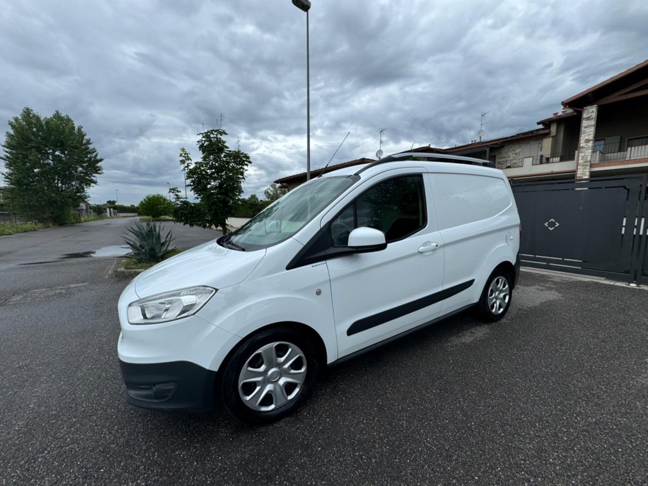 Ford Tourneo Courier Tourneo Courier 1.5 TDCI 95 CV Titanium