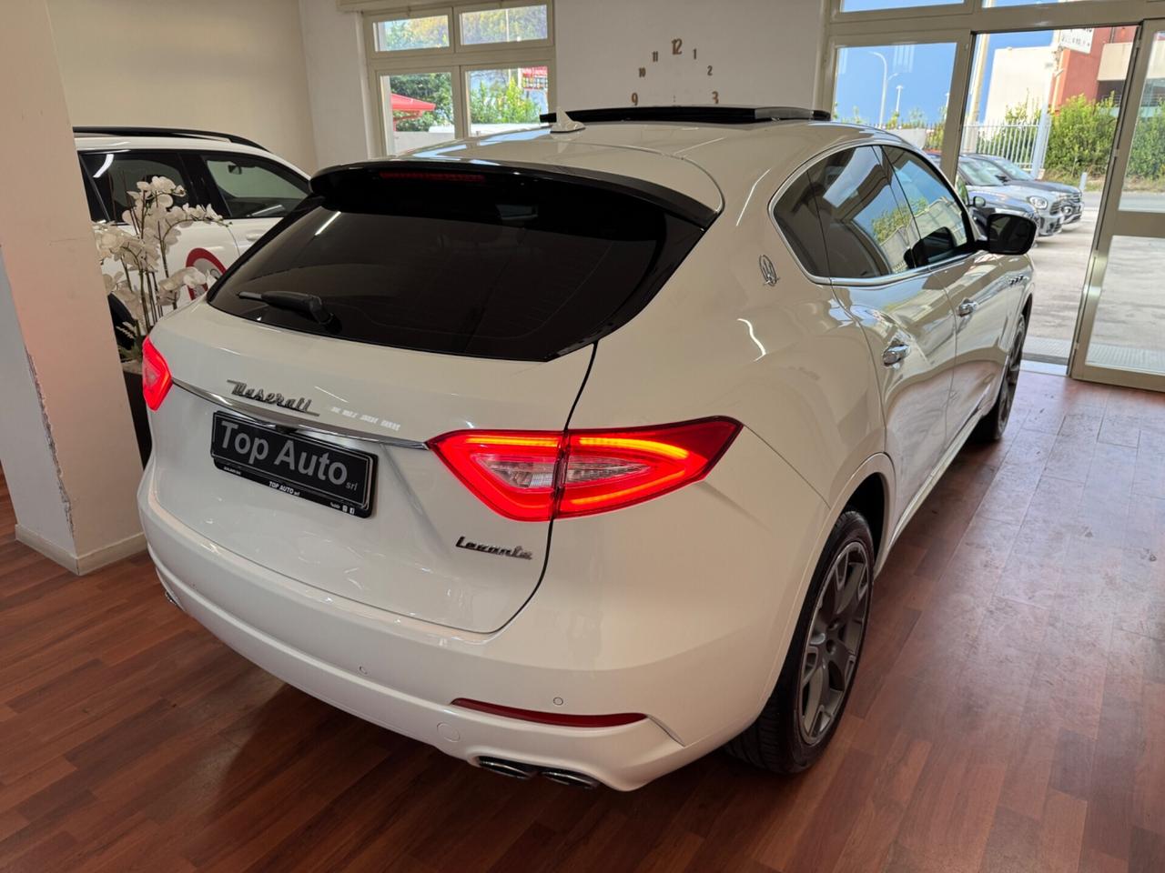 MASERATI LEVANTE V6 275 CV AWD GRANLUSSO / TETTO