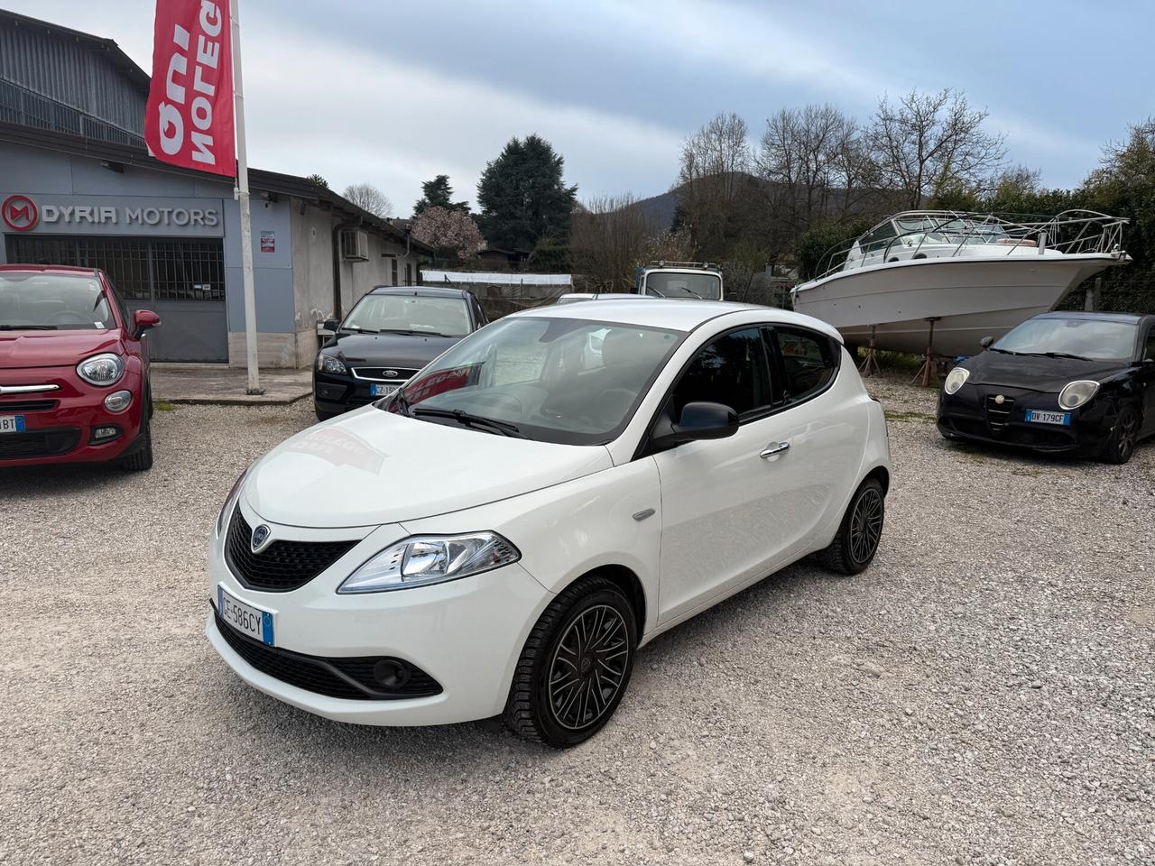 Lancia Ypsilon 1.0 FireFly Hybrid Ecochic Gold 50.000 KM