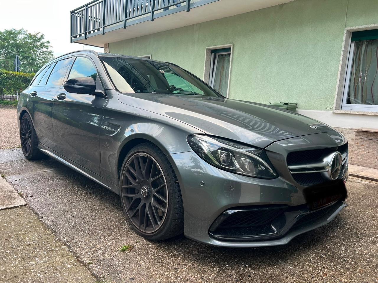 Mercedes-benz C 63 AMG