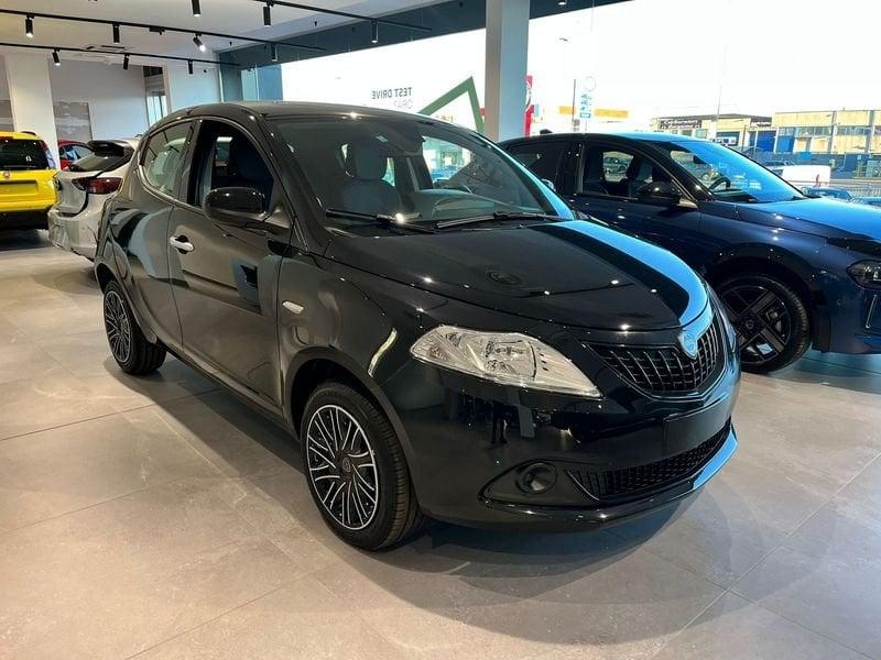 Lancia Ypsilon 1.0 FireFly 5 porte S&S Hybrid Oro