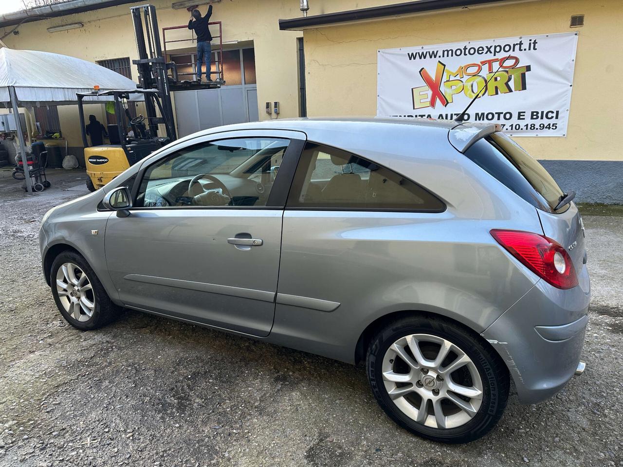 Opel Corsa 1.2 3 porte Enjoy