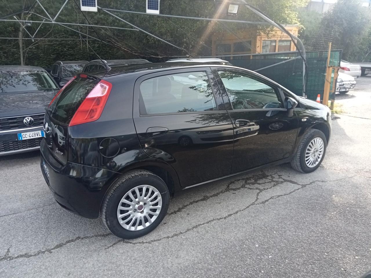 Fiat Grande Punto 1.4 - 5 porte Natural Power OK Neopatentati