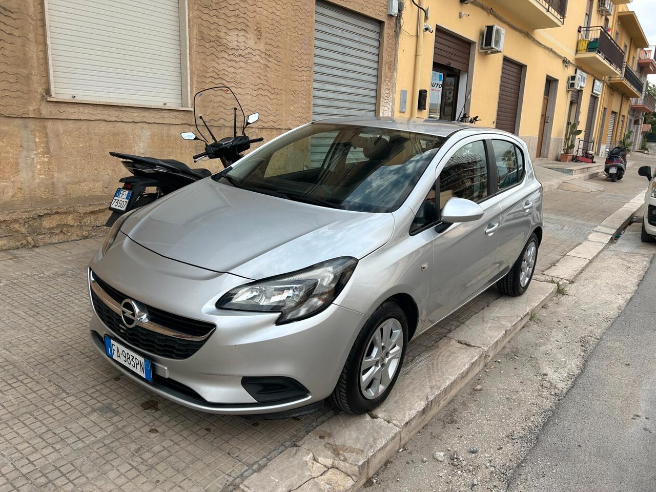 Opel Corsa BERLINA